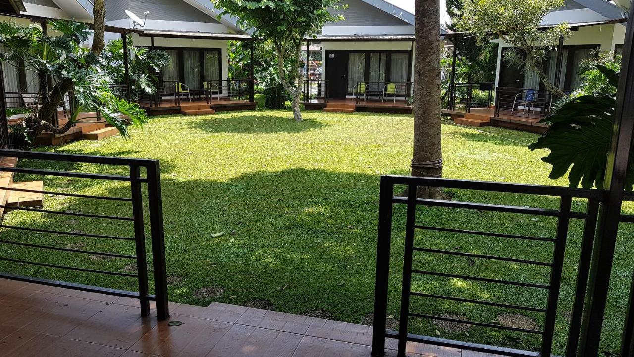 New Mountain Springs Hotel & Resort Lembang Exteriör bild