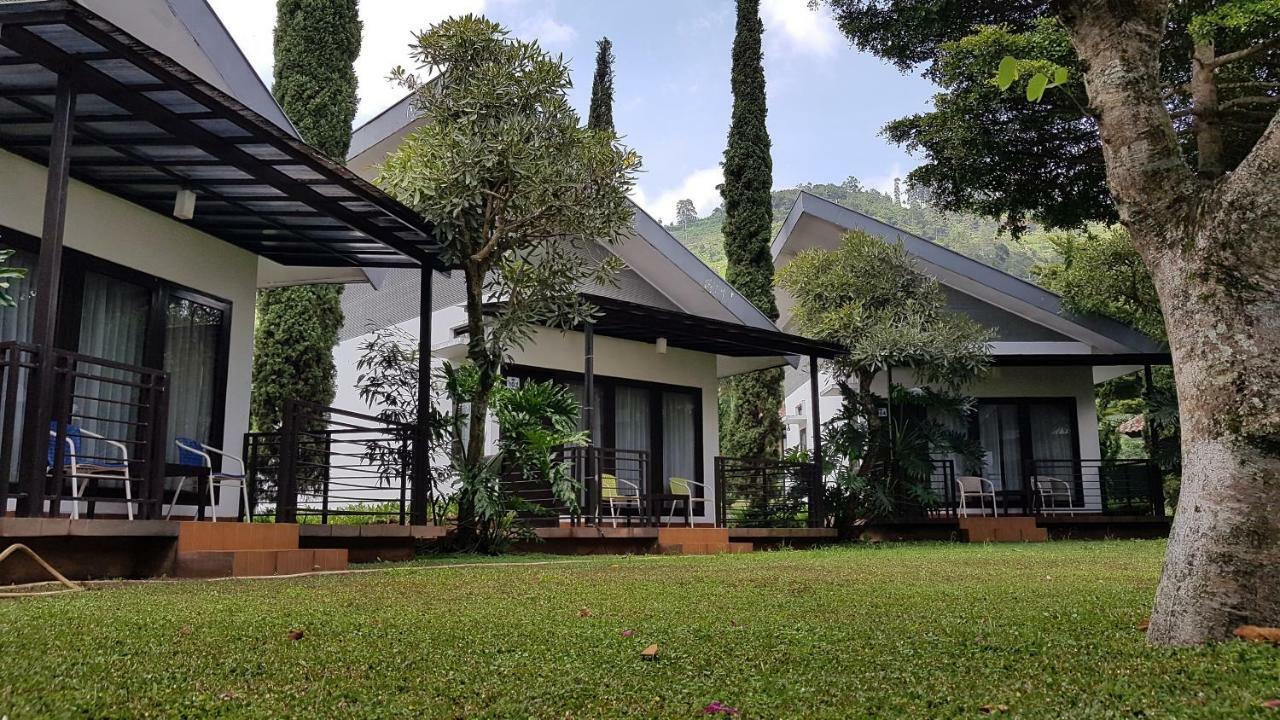 New Mountain Springs Hotel & Resort Lembang Exteriör bild