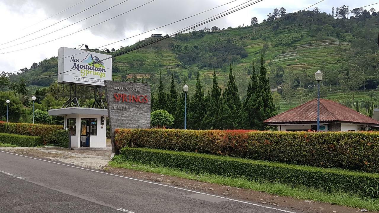 New Mountain Springs Hotel & Resort Lembang Exteriör bild